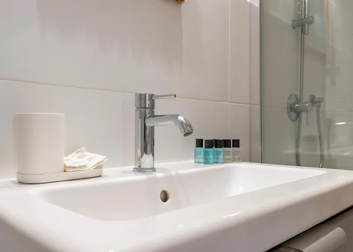 Centro-via Garibaldi Elegante Mansarda Con A/c *