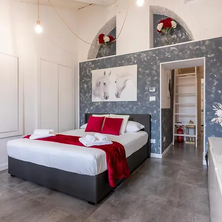 [centro-via Garibaldi] Elegante Mansarda Con A/c *