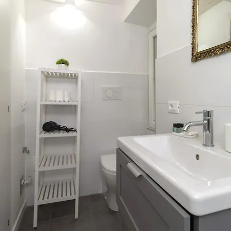 Centro-via Garibaldi Elegante Mansarda Con A/c 都灵