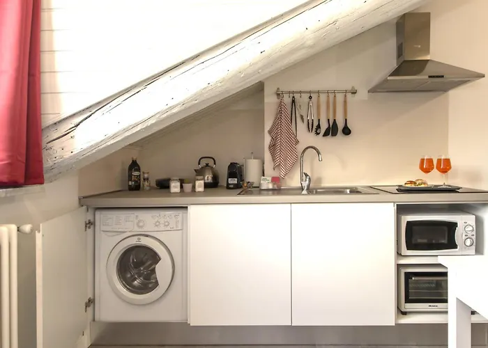 Centro-via Garibaldi Elegante Mansarda Con A/c 아파트 토리노